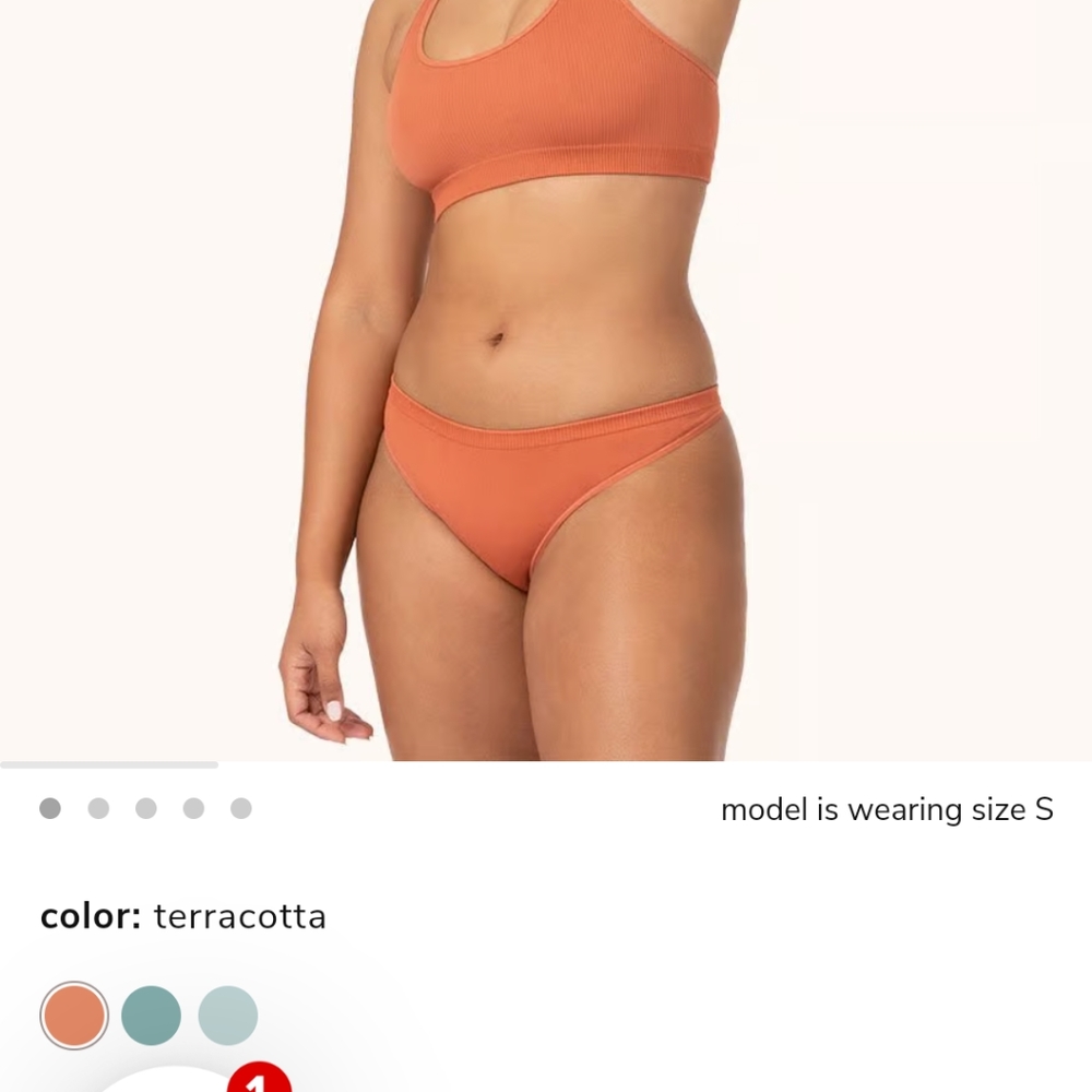 2 Lively thongs